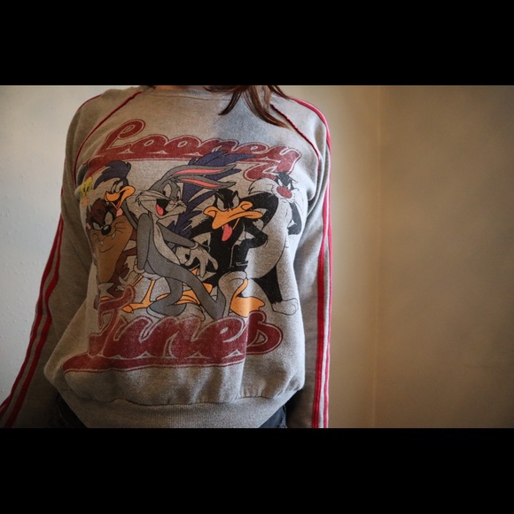 Looney toons pull over - Picture 2 of 2